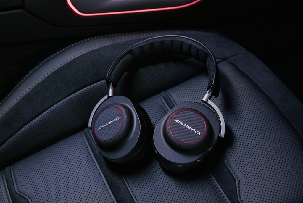 Merdeces Benz AMG Master Dynamic Kopfhörer Hadphones Earphones